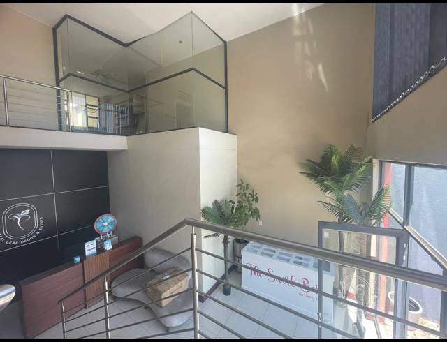 3,965M² INVESTMENT FOR SALE IN HOUGHTON ESTATE